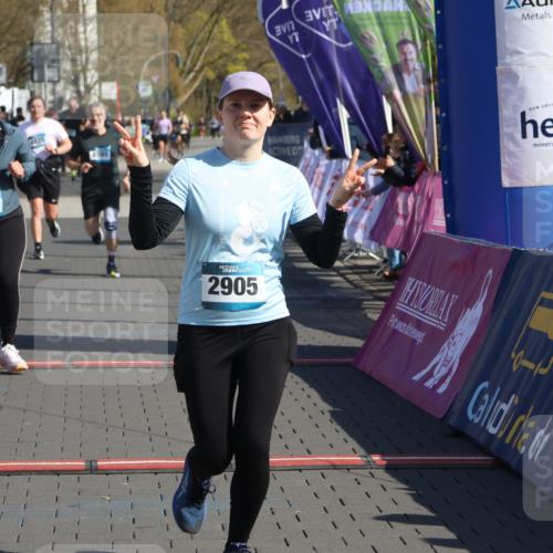 12.04.2026 - 45. Internationalen Wilhelmsburger Insellauf Strokosch-Dieckow http://msf.ph/oto/9456239 12.04.2026 11:02:53 Ziel 2418, 2398, 4595, 4597 meine-sportfotos.de