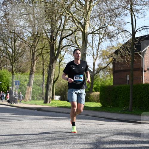 12.04.2026 - 45. Internationalen Wilhelmsburger Insellauf J. Mangold http://msf.ph/oto/9456240 12.04.2026 10:29:24 Ziel 3778, 4975, 4027, 5804, 3355, 4142, 2627, 3542, 4511, 5459, 4670 meine-sportfotos.de