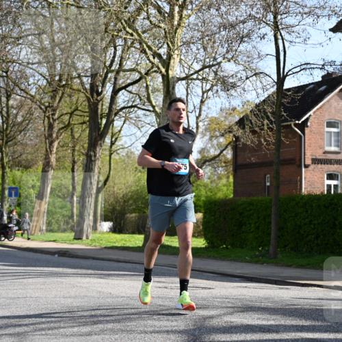 12.04.2026 - 45. Internationalen Wilhelmsburger Insellauf J. Mangold http://msf.ph/oto/9456242 12.04.2026 10:29:24 Ziel 3778, 4975, 4027, 5804, 3355, 4142, 2627, 3542, 4511, 5459, 4670 meine-sportfotos.de