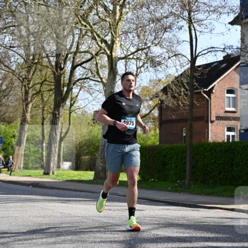 12.04.2026 - 45. Internationalen Wilhelmsburger Insellauf J. Mangold http://msf.ph/oto/9456243 12.04.2026 10:29:24 Ziel 3778, 4975, 4027, 5804, 3355, 4142, 2627, 3542, 4511, 5459, 4670 meine-sportfotos.de