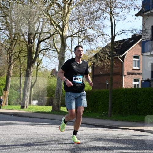 12.04.2026 - 45. Internationalen Wilhelmsburger Insellauf J. Mangold http://msf.ph/oto/9456247 12.04.2026 10:29:24 Ziel 3778, 4975, 4027, 5804, 3355, 4142, 2627, 3542, 4511, 5459, 4670 meine-sportfotos.de