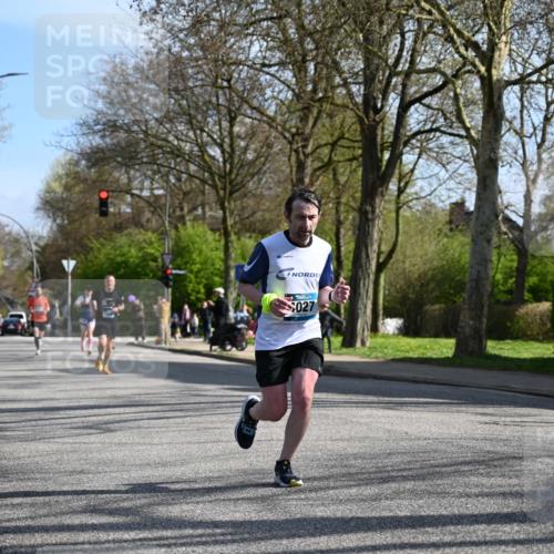 12.04.2026 - 45. Internationalen Wilhelmsburger Insellauf J. Mangold http://msf.ph/oto/9456253 12.04.2026 10:29:26 Ziel 3778, 4975, 4027, 5804, 3355, 4142, 2627, 3542, 4511, 5459, 4670, 4904 meine-sportfotos.de