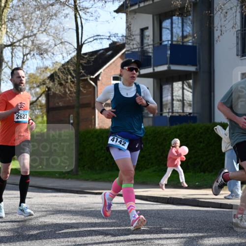 12.04.2026 - 45. Internationalen Wilhelmsburger Insellauf J. Mangold http://msf.ph/oto/9456306 12.04.2026 10:29:36 Ziel 4027, 5804, 3355, 4142, 2627, 3542, 4511, 5459, 4670, 4904, 5534, 3845, 5052, 4275, 4748, 4749 meine-sportfotos.de