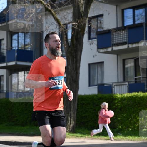 12.04.2026 - 45. Internationalen Wilhelmsburger Insellauf J. Mangold http://msf.ph/oto/9456313 12.04.2026 10:29:37 Ziel 4027, 5804, 3355, 4142, 2627, 3542, 4511, 5459, 4670, 4904, 5534, 3845, 5052, 4275, 4748, 4749 meine-sportfotos.de