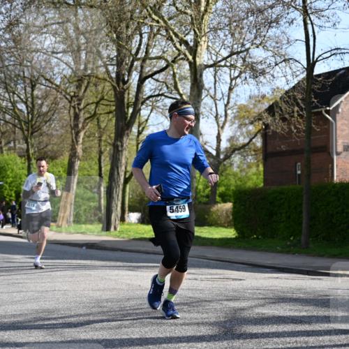 12.04.2026 - 45. Internationalen Wilhelmsburger Insellauf J. Mangold http://msf.ph/oto/9456360 12.04.2026 10:29:48 Ziel 3542, 4511, 5459, 4670, 4904, 5534, 3845, 5052, 4275, 4748, 4749, 4748, 4749, 3081, 3958, 4340, 2317 meine-sportfotos.de