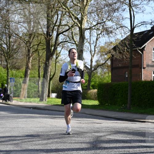 12.04.2026 - 45. Internationalen Wilhelmsburger Insellauf J. Mangold http://msf.ph/oto/9456377 12.04.2026 10:29:50 Ziel 3542, 4511, 5459, 4670, 4904, 4904, 5534, 3845, 5052, 4275, 4748, 4749, 3081, 3958, 4340, 2317, 5841, 5236 meine-sportfotos.de