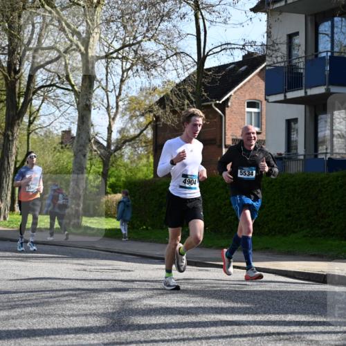 12.04.2026 - 45. Internationalen Wilhelmsburger Insellauf J. Mangold http://msf.ph/oto/9456405 12.04.2026 10:30:08 Ziel 4904, 5534, 3845, 5052, 4275, 4748, 4749, 3081, 3958, 4340, 2317, 5841, 5236, 4713, 2323, 4787 meine-sportfotos.de