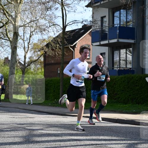 12.04.2026 - 45. Internationalen Wilhelmsburger Insellauf J. Mangold http://msf.ph/oto/9456409 12.04.2026 10:30:08 Ziel 4904, 5534, 3845, 5052, 4275, 4748, 4749, 3081, 3958, 4340, 2317, 5841, 5236, 4713, 2323, 4787 meine-sportfotos.de