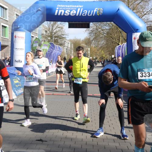 12.04.2026 - 45. Internationalen Wilhelmsburger Insellauf Strokosch-Dieckow http://msf.ph/oto/9456440 12.04.2026 10:45:53 Ziel 4928, 4333, 2301, 2995, 2134, 3369, 4635, 3772 meine-sportfotos.de