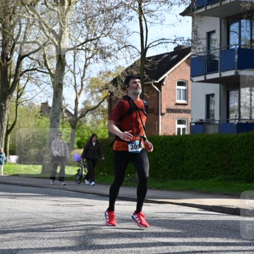 12.04.2026 - 45. Internationalen Wilhelmsburger Insellauf J. Mangold http://msf.ph/oto/9456486 12.04.2026 10:30:18 Ziel 5534, 3845, 5052, 4275, 4748, 4749, 3081, 3958, 4340, 2317, 5841, 5236, 4713, 2323, 4787, 3095, 3016, 2831, 5811 meine-sportfotos.de