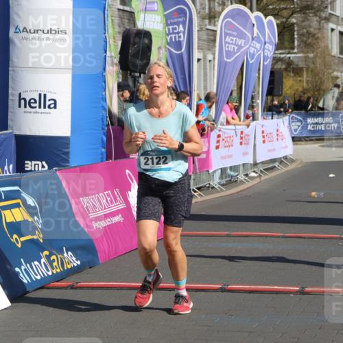 12.04.2026 - 45. Internationalen Wilhelmsburger Insellauf Strokosch-Dieckow http://msf.ph/oto/9456493 12.04.2026 11:03:06 Ziel 2122, 3878, 2016 meine-sportfotos.de