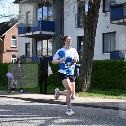 12.04.2026 - 45. Internationalen Wilhelmsburger Insellauf J. Mangold http://msf.ph/oto/9456508 12.04.2026 10:30:23 Ziel 5052, 4275, 4748, 4749, 3081, 3958, 4340, 2317, 5841, 5236, 4713, 2323, 4787, 3095, 3016, 2831, 5811, 2325 meine-sportfotos.de