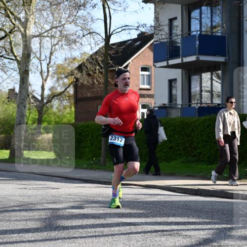 12.04.2026 - 45. Internationalen Wilhelmsburger Insellauf J. Mangold http://msf.ph/oto/9456523 12.04.2026 10:30:25 Ziel 4748, 4749, 3081, 3958, 4340, 2317, 5841, 5236, 4713, 2323, 4787, 3095, 3016, 2831, 5811, 2325, 5661 meine-sportfotos.de