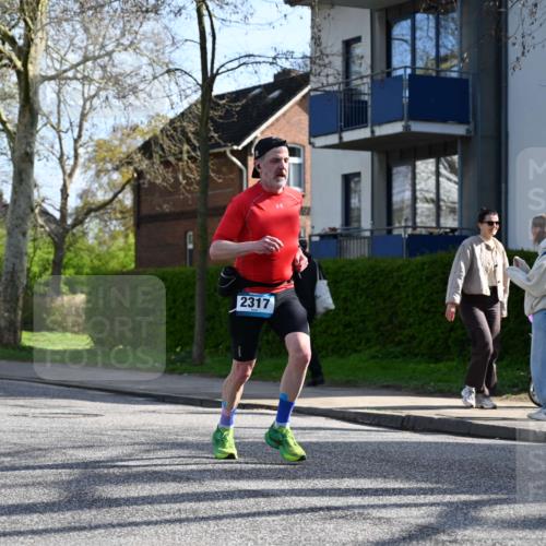12.04.2026 - 45. Internationalen Wilhelmsburger Insellauf J. Mangold http://msf.ph/oto/9456524 12.04.2026 10:30:25 Ziel 4748, 4749, 3081, 3958, 4340, 2317, 5841, 5236, 4713, 2323, 4787, 3095, 3016, 2831, 5811, 2325, 5661 meine-sportfotos.de