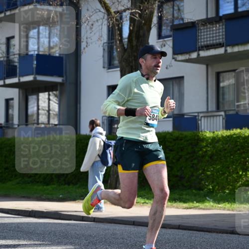 12.04.2026 - 45. Internationalen Wilhelmsburger Insellauf J. Mangold http://msf.ph/oto/9456537 12.04.2026 10:30:29 Ziel 3958, 4340, 2317, 5841, 5236, 4713, 2323, 4787, 3095, 3016, 2831, 2831, 5811, 2325, 5661, 4766 meine-sportfotos.de