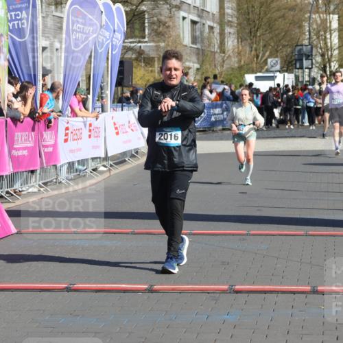 12.04.2026 - 45. Internationalen Wilhelmsburger Insellauf Strokosch-Dieckow http://msf.ph/oto/9456555 12.04.2026 11:03:10 Ziel 3878, 2016, 3052 meine-sportfotos.de