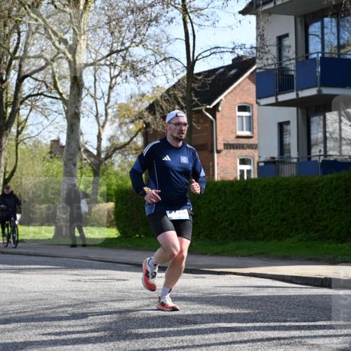 12.04.2026 - 45. Internationalen Wilhelmsburger Insellauf J. Mangold http://msf.ph/oto/9456569 12.04.2026 10:30:38 Ziel 5841, 5236, 4713, 2323, 4787, 3095, 3016, 3016, 2831, 5811, 2325, 5661, 4766, 4329, 4212, 5526, 2284 meine-sportfotos.de