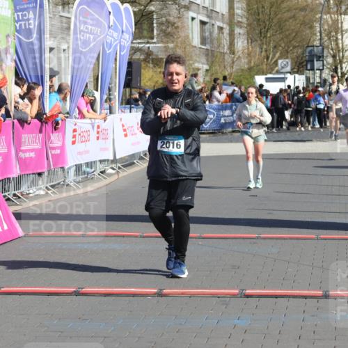12.04.2026 - 45. Internationalen Wilhelmsburger Insellauf Strokosch-Dieckow http://msf.ph/oto/9456570 12.04.2026 11:03:10 Ziel 3878, 2016, 3052 meine-sportfotos.de