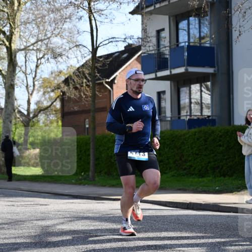 12.04.2026 - 45. Internationalen Wilhelmsburger Insellauf J. Mangold http://msf.ph/oto/9456576 12.04.2026 10:30:39 Ziel 5841, 5236, 4713, 2323, 4787, 3095, 3016, 2831, 5811, 2325, 5661, 4766, 4329, 4212, 5526, 2284 meine-sportfotos.de