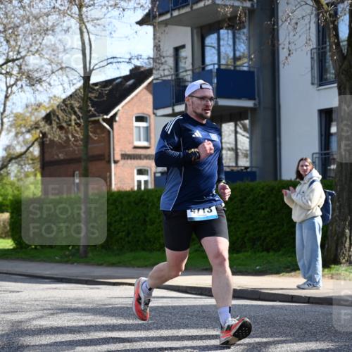 12.04.2026 - 45. Internationalen Wilhelmsburger Insellauf J. Mangold http://msf.ph/oto/9456579 12.04.2026 10:30:39 Ziel 5841, 5236, 4713, 2323, 4787, 3095, 3016, 2831, 5811, 2325, 5661, 4766, 4329, 4212, 5526, 2284 meine-sportfotos.de
