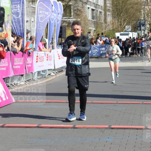 12.04.2026 - 45. Internationalen Wilhelmsburger Insellauf Strokosch-Dieckow http://msf.ph/oto/9456586 12.04.2026 11:03:10 Ziel 3878, 2016, 3052 meine-sportfotos.de