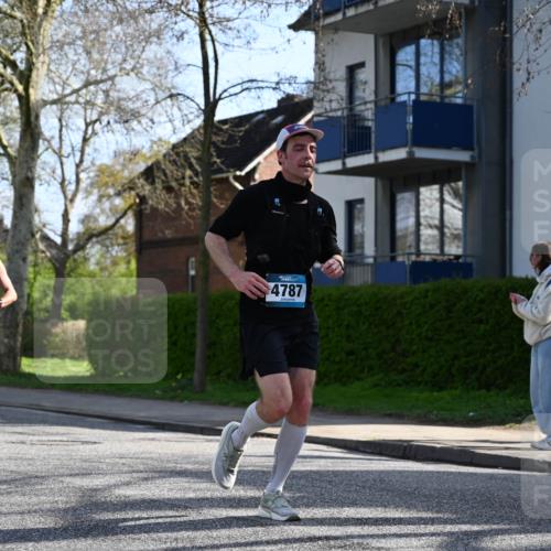 12.04.2026 - 45. Internationalen Wilhelmsburger Insellauf J. Mangold http://msf.ph/oto/9456588 12.04.2026 10:30:49 Ziel 4787, 3095, 3016, 2831, 5811, 2325, 5661, 4766, 4329, 4212, 5526, 2284, 3584, 3619 meine-sportfotos.de