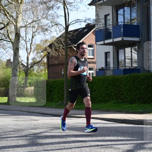 12.04.2026 - 45. Internationalen Wilhelmsburger Insellauf J. Mangold http://msf.ph/oto/9456593 12.04.2026 10:30:50 Ziel 4787, 3095, 3016, 2831, 5811, 2325, 5661, 4766, 4329, 4212, 5526, 2284, 2284, 3584, 3619 meine-sportfotos.de