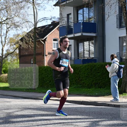 12.04.2026 - 45. Internationalen Wilhelmsburger Insellauf J. Mangold http://msf.ph/oto/9456597 12.04.2026 10:30:50 Ziel 4787, 3095, 3016, 2831, 5811, 2325, 5661, 4766, 4329, 4212, 5526, 2284, 2284, 3584, 3619 meine-sportfotos.de