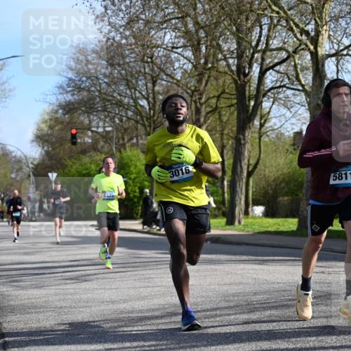 12.04.2026 - 45. Internationalen Wilhelmsburger Insellauf J. Mangold http://msf.ph/oto/9456622 12.04.2026 10:30:56 Ziel 4787, 3095, 3016, 2831, 5811, 2325, 5661, 4766, 4329, 4212, 5526, 2284, 3584, 3619, 3634, 2780 meine-sportfotos.de