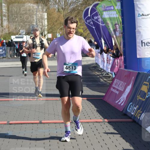 12.04.2026 - 45. Internationalen Wilhelmsburger Insellauf Strokosch-Dieckow http://msf.ph/oto/9456625 12.04.2026 11:03:17 Ziel 3052, 4513, 2168 meine-sportfotos.de