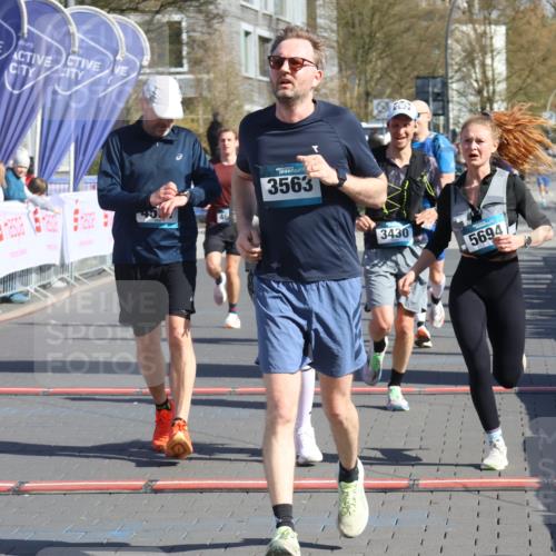 12.04.2026 - 45. Internationalen Wilhelmsburger Insellauf Strokosch-Dieckow http://msf.ph/oto/9456637 12.04.2026 10:46:07 Ziel 5325, 3653, 4139, 4531, 5694, 2216, 3430, 5594, 4481, 4682 meine-sportfotos.de