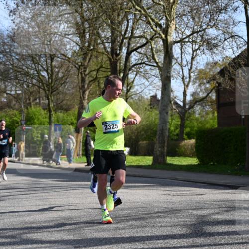 12.04.2026 - 45. Internationalen Wilhelmsburger Insellauf J. Mangold http://msf.ph/oto/9456647 12.04.2026 10:30:58 Ziel 3095, 3016, 2831, 5811, 2325, 5661, 4766, 4329, 4212, 5526, 2284, 3584, 3584, 3619, 3634, 2780, 5653, 3706 meine-sportfotos.de