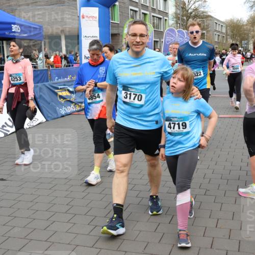 12.04.2026 - 45. Internationalen Wilhelmsburger Insellauf Strokosch-Dieckow http://msf.ph/oto/9456668 12.04.2026 13:03:11 Ziel 3170, 4719 meine-sportfotos.de