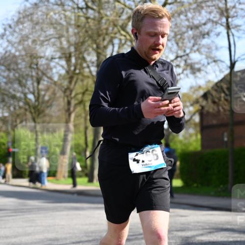 12.04.2026 - 45. Internationalen Wilhelmsburger Insellauf J. Mangold http://msf.ph/oto/9456681 12.04.2026 10:31:05 Ziel 2831, 5811, 2325, 5661, 4766, 4329, 4212, 5526, 2284, 3584, 3619, 3634, 2780, 5653, 3706, 2377 meine-sportfotos.de