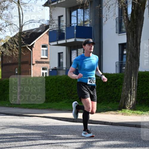 12.04.2026 - 45. Internationalen Wilhelmsburger Insellauf J. Mangold http://msf.ph/oto/9456720 12.04.2026 10:31:16 Ziel 4766, 4329, 4212, 5526, 2284, 3584, 3619, 3634, 2780, 5653, 3706, 2377, 4791 meine-sportfotos.de
