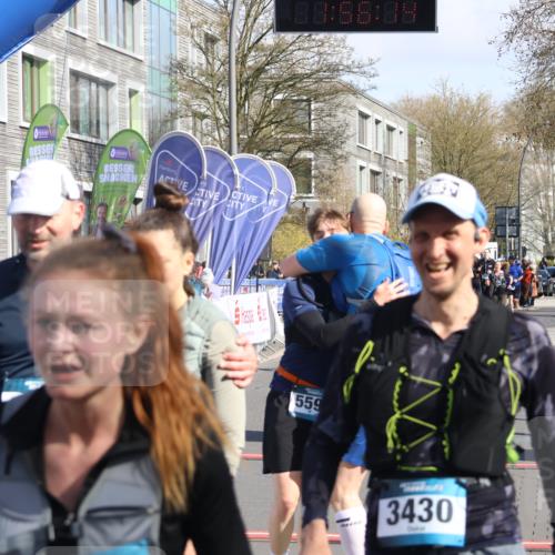 12.04.2026 - 45. Internationalen Wilhelmsburger Insellauf Strokosch-Dieckow http://msf.ph/oto/9456724 12.04.2026 10:46:13 Ziel 5594, 4481, 4682 meine-sportfotos.de