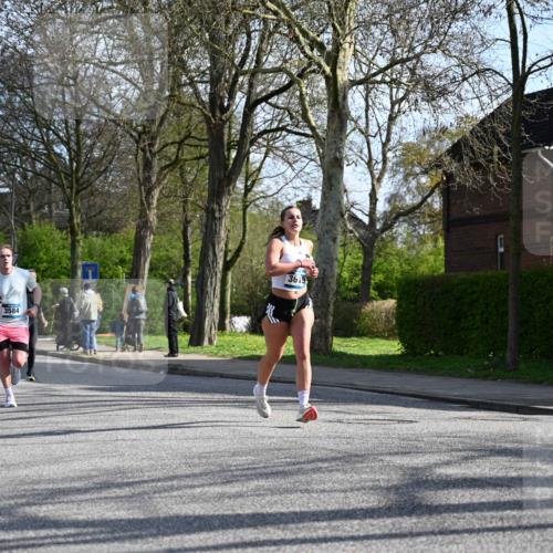 12.04.2026 - 45. Internationalen Wilhelmsburger Insellauf J. Mangold http://msf.ph/oto/9456746 12.04.2026 10:31:25 Ziel 2284, 3584, 3619, 3634, 2780, 5653, 3706, 2377, 4791, 4791, 5522, 4844 meine-sportfotos.de