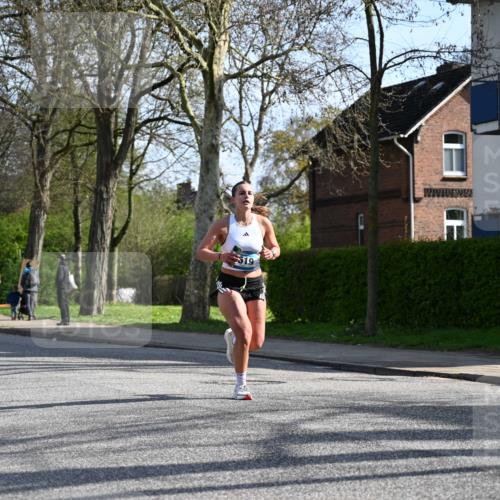 12.04.2026 - 45. Internationalen Wilhelmsburger Insellauf J. Mangold http://msf.ph/oto/9456754 12.04.2026 10:31:26 Ziel 2284, 3584, 3619, 3634, 2780, 5653, 3706, 2377, 2377, 4791, 5522, 4844 meine-sportfotos.de
