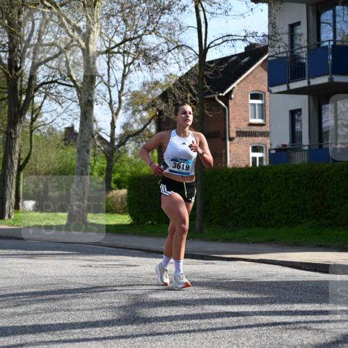 12.04.2026 - 45. Internationalen Wilhelmsburger Insellauf J. Mangold http://msf.ph/oto/9456763 12.04.2026 10:31:26 Ziel 2284, 3584, 3619, 3634, 2780, 5653, 3706, 2377, 2377, 4791, 5522, 4844 meine-sportfotos.de