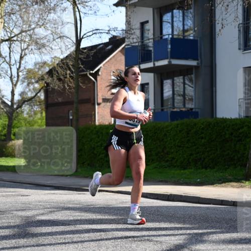 12.04.2026 - 45. Internationalen Wilhelmsburger Insellauf J. Mangold http://msf.ph/oto/9456771 12.04.2026 10:31:27 Ziel 2284, 3584, 3619, 3634, 2780, 5653, 3706, 2377, 4791, 5522, 4844, 3666 meine-sportfotos.de