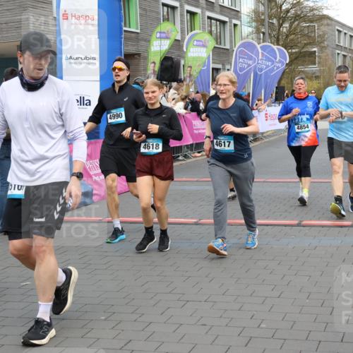 12.04.2026 - 45. Internationalen Wilhelmsburger Insellauf Strokosch-Dieckow http://msf.ph/oto/9456772 12.04.2026 13:03:06 Ziel 4990, 4618, 4617, 4854 meine-sportfotos.de