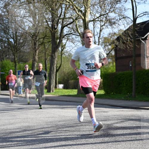 12.04.2026 - 45. Internationalen Wilhelmsburger Insellauf J. Mangold http://msf.ph/oto/9456777 12.04.2026 10:31:28 Ziel 3584, 3619, 3634, 2780, 5653, 3706, 2377, 4791, 5522, 4844, 3666, 3905 meine-sportfotos.de