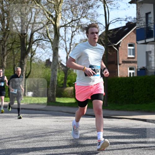 12.04.2026 - 45. Internationalen Wilhelmsburger Insellauf J. Mangold http://msf.ph/oto/9456785 12.04.2026 10:31:28 Ziel 3584, 3619, 3634, 2780, 5653, 3706, 2377, 4791, 5522, 4844, 3666, 3905 meine-sportfotos.de