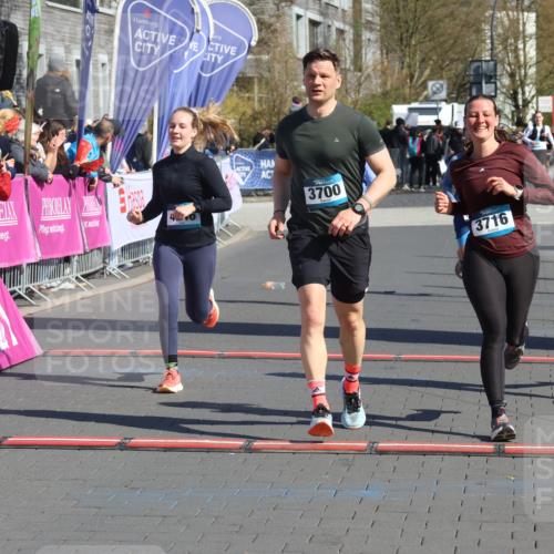12.04.2026 - 45. Internationalen Wilhelmsburger Insellauf Strokosch-Dieckow http://msf.ph/oto/9456802 12.04.2026 11:03:26 Ziel 3910, 3700, 3716, 3223, 4246, 4382, 5816 meine-sportfotos.de