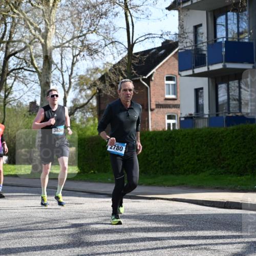 12.04.2026 - 45. Internationalen Wilhelmsburger Insellauf J. Mangold http://msf.ph/oto/9456807 12.04.2026 10:31:30 Ziel 3584, 3619, 3634, 2780, 5653, 3706, 2377, 4791, 5522, 4844, 3666, 3905, 5449 meine-sportfotos.de