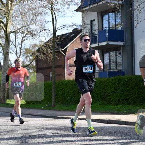 12.04.2026 - 45. Internationalen Wilhelmsburger Insellauf J. Mangold http://msf.ph/oto/9456820 12.04.2026 10:31:31 Ziel 3584, 3619, 3634, 2780, 5653, 3706, 2377, 4791, 5522, 4844, 3666, 3905, 5449 meine-sportfotos.de
