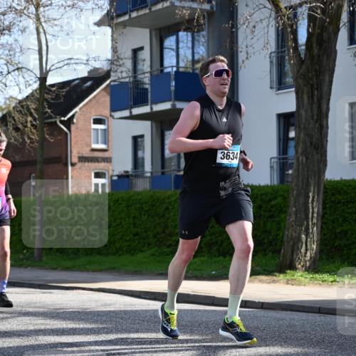 12.04.2026 - 45. Internationalen Wilhelmsburger Insellauf J. Mangold http://msf.ph/oto/9456825 12.04.2026 10:31:32 Ziel 3584, 3619, 3634, 2780, 5653, 3706, 2377, 4791, 5522, 5522, 4844, 3666, 3905, 5449 meine-sportfotos.de