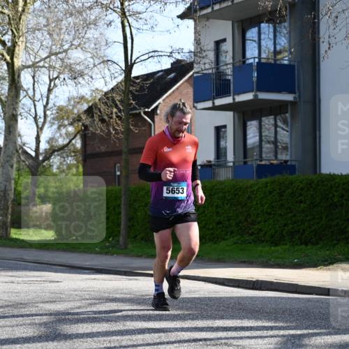 12.04.2026 - 45. Internationalen Wilhelmsburger Insellauf J. Mangold http://msf.ph/oto/9456827 12.04.2026 10:31:32 Ziel 3584, 3619, 3634, 2780, 5653, 3706, 2377, 4791, 5522, 5522, 4844, 3666, 3905, 5449 meine-sportfotos.de