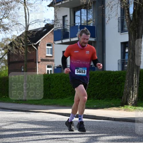 12.04.2026 - 45. Internationalen Wilhelmsburger Insellauf J. Mangold http://msf.ph/oto/9456834 12.04.2026 10:31:33 Ziel 3584, 3619, 3634, 2780, 5653, 3706, 2377, 4791, 5522, 4844, 3666, 3905, 5449 meine-sportfotos.de
