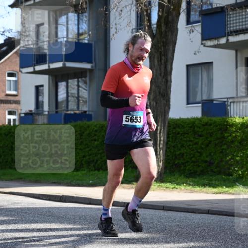 12.04.2026 - 45. Internationalen Wilhelmsburger Insellauf J. Mangold http://msf.ph/oto/9456841 12.04.2026 10:31:33 Ziel 3584, 3619, 3634, 2780, 5653, 3706, 2377, 4791, 5522, 4844, 3666, 3905, 5449 meine-sportfotos.de